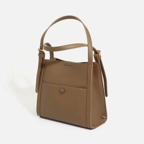 Nice design solid leather with durable and gilding metal handbag